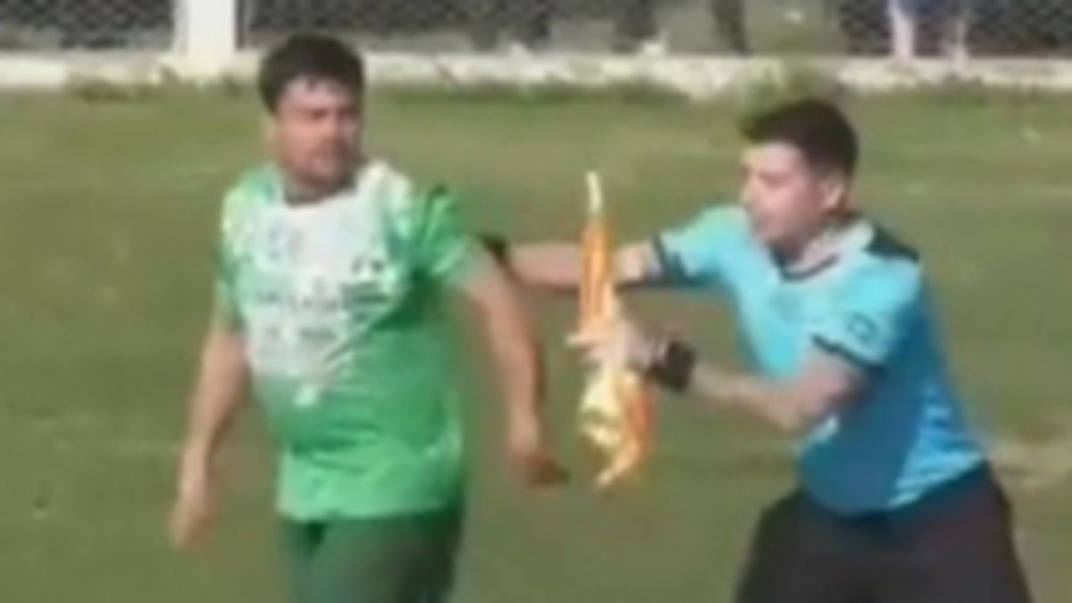 Brutal agresión de un jugador de la liga regional.