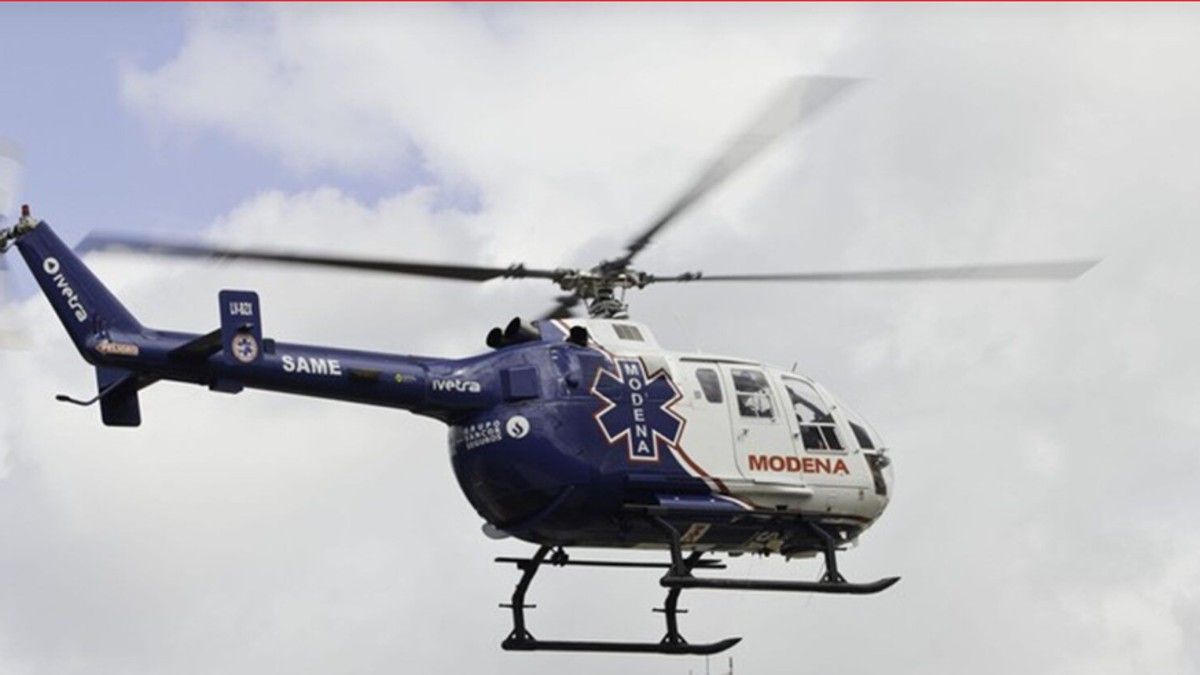 La ambulancia quedó atrapada en la autopista Buenos Aires-La Plata y tuvieron que trasladarlo en un helicóptero.   