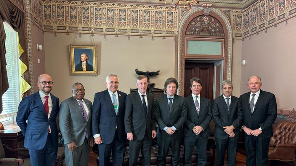 Javier Milei se reunió con representantes de la Casa Blanca en Washington. (OEP)