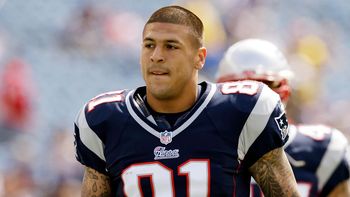 Mató a un familiar y se suicidó en la cárcel: la aterradora historia de una estrella de la NFL