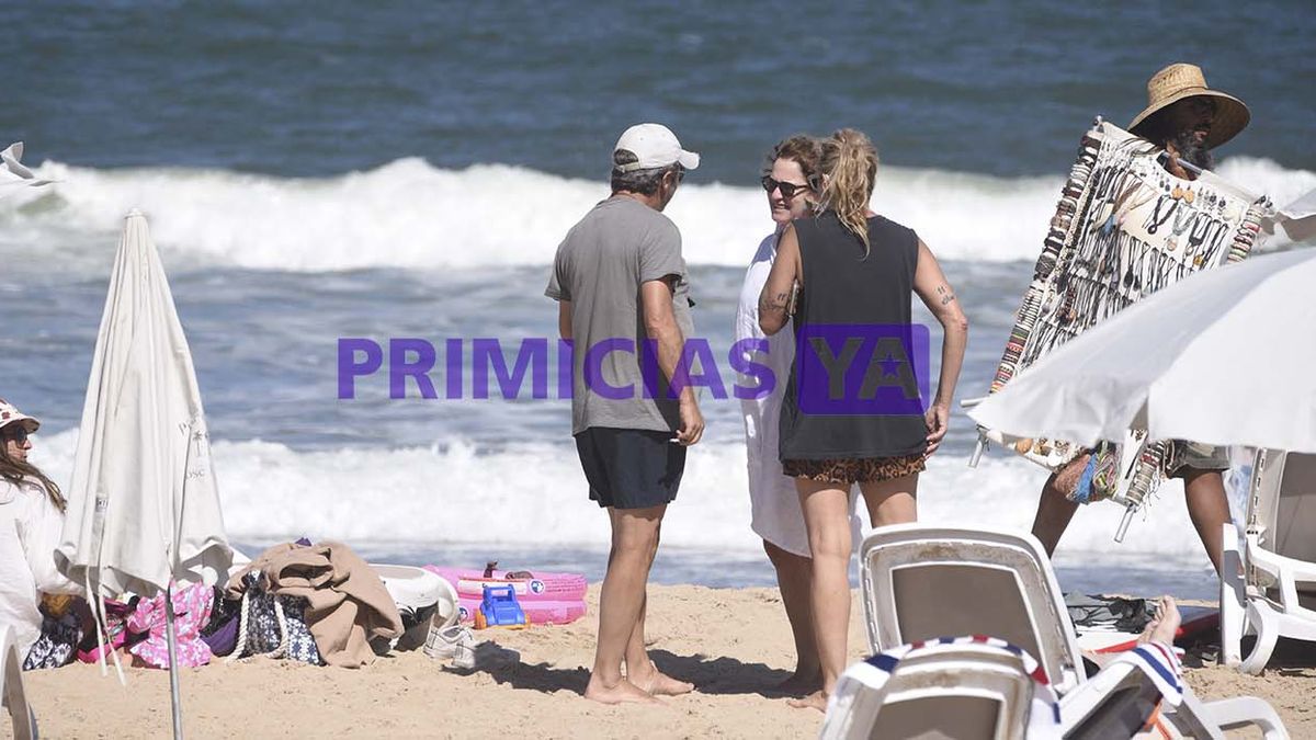 Ricardo Darín hablando con su esposa, Florencia Bas. 