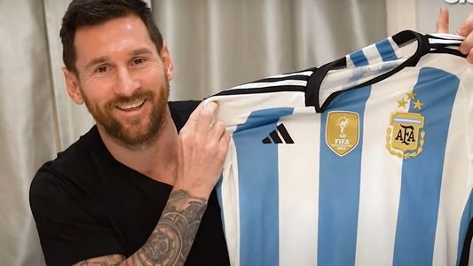 La emoción de Messi al ver las tres estrellas en la camiseta de la  Selección Argentina - TyC Sports