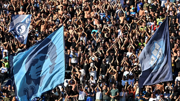 Napoli llora a su ídolo: el conmovedor homenaje a Maradona en el día de su cumpleaños 62