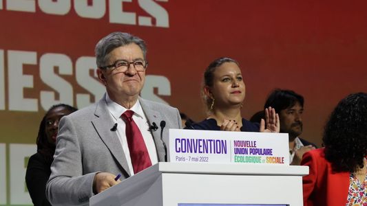 En la previa de la cumbre con Emmanuel Macron, el líder de la izquierda en Francia apuntó contra Alberto Fernández: Es un moderado que no asusta a nadie