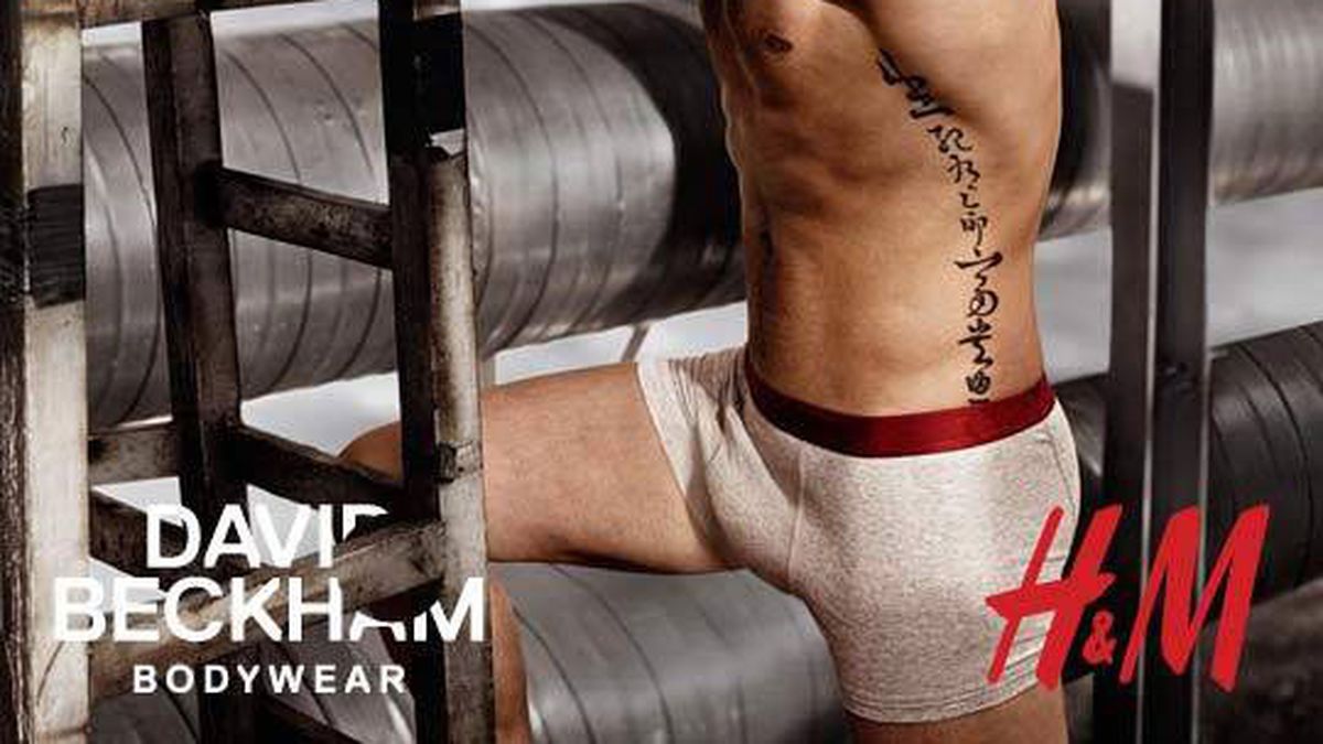 Beckham tiene de 40 años y es modelo publicitario.