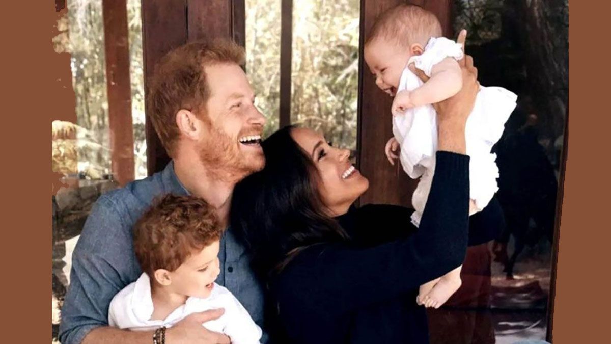Lejos de Londres, en Estados Unidos, Meghan Markle con Harry y sus hijos, Archie y Lillibet (Foto: Archivo)