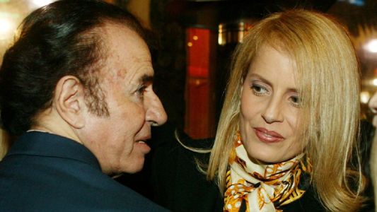 Una biografía de Cecilia Bolocco afirma que su hijo no es de Carlos Menem