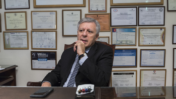 Daniel López Rosetti, cardiólogo: Nunca te quedes en la cama si no puedes dormir