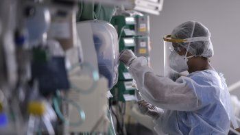 Brasil sumó 1.349 muertes en 24 horas, el pico no llega y hay estados al borde del colapso