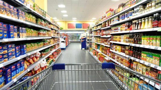 Reglamentaron la Ley de Góndolas: ninguna empresa podrá tener más del 30% de un exhibidor en una misma categoría en el supermercado