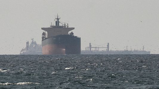 Irán y EE.UU. escalan el conflicto por el Estrecho de Ormuz y ponen en jaque al mercado energético global