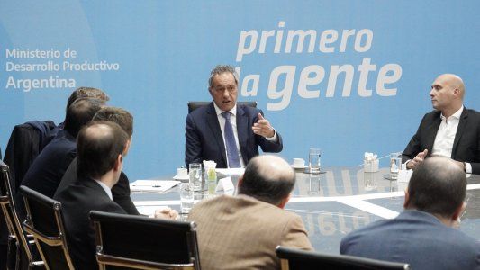 Scioli pide a empresas que garanticen estabilización de precios y les promete acceso a insumos importados