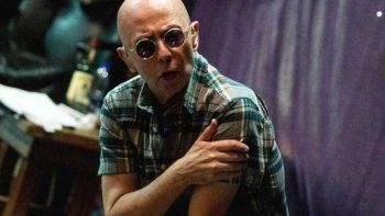 es irreductible en su mirada sociopolitica ¿a que ministro elogio el indio solari? es irreductible en su mirada sociopolitica ¿a que ministro elogio el indio solari?