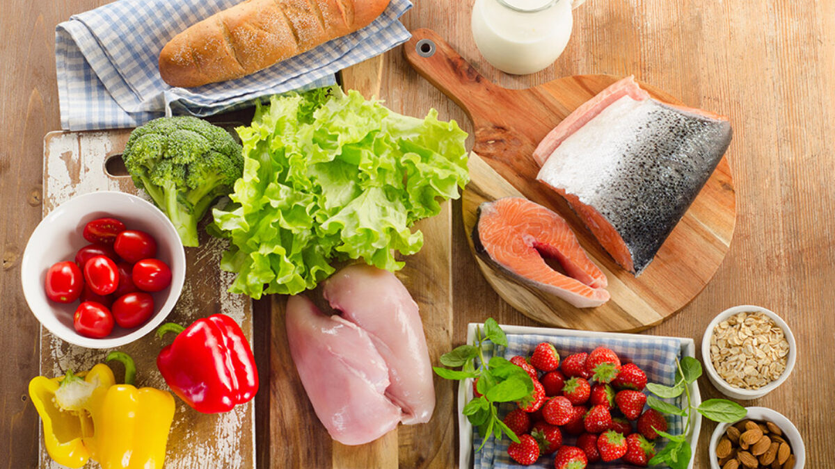 Comida saludable: reduc&iacute; los alimentos procesados; menos az&uacute;cares a&ntilde;adidos y m&aacute;s alimentos frescos en tu dieta. Foto: Internet.