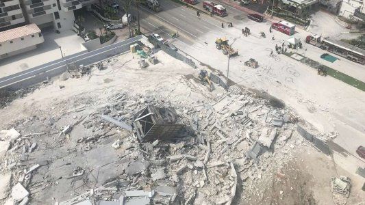 Se desplomó un edificio en Miami Beach: al menos un herido de gravedad