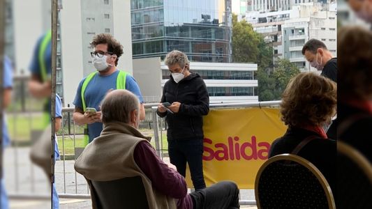 Ricardo Darín se vacunó en Buenos Aires contra el COVID