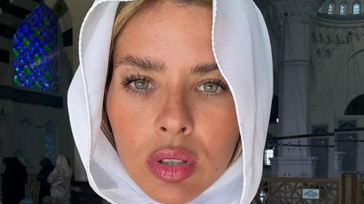 La China Suárez deslumbró con su look especial en una histórica mezquita de Turquía: las fotos