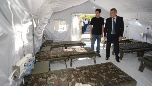 Cuarentena obligatoria por el coronavirus: la batalla por las camas, los test y el aplanamiento de las dos curvas