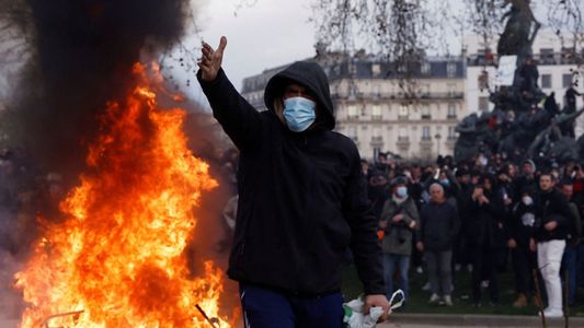 Nuevas protestas en Francia contra la reforma jubilatoria a la espera del fallo de la Corte Suprema