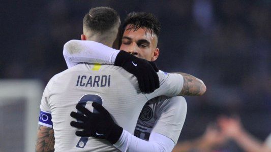 Con un doblete de Lautaro y un gol de Icardi, Inter goleó 6 a 2 a Benevento y pasó a los cuartos de final