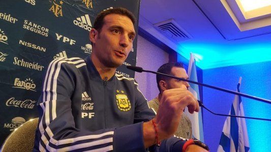 La desopilante frase de Lionel Scaloni en la conferencia: Hago los cambios mal, pero no tanto eh”