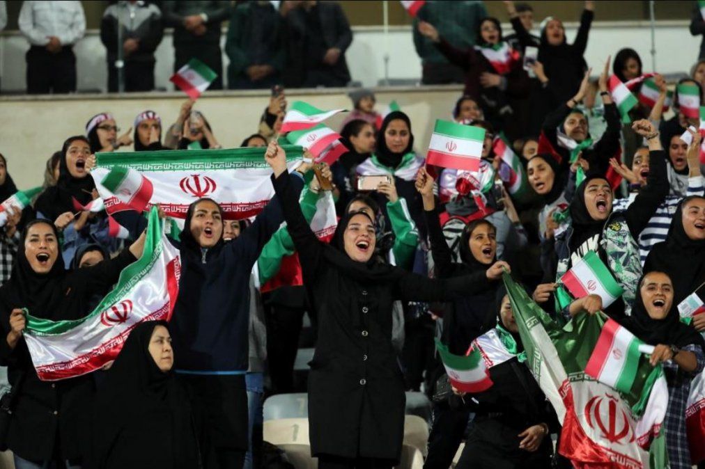 Murió Sahar Khodayari, la iraní que se prendió fuego para que las mujeres puedan entrar a los estadios