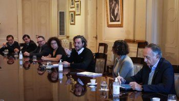 El Gobierno acordó con empresarios y la CGT una salida gradual de la cuarentena para después del 12 de abril
