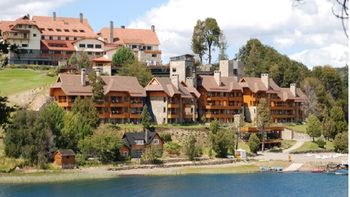 El viaje familiar que Adorni hizo al hotel Llao Llao de Bariloche: cuánto gastó