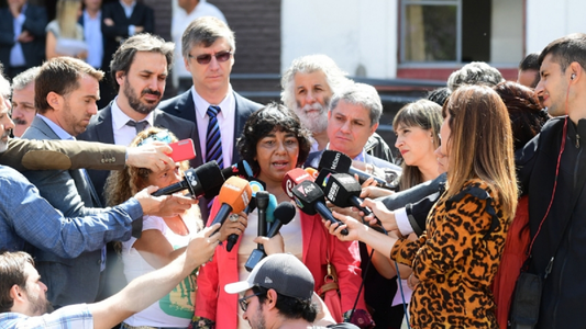 40 años de Malvinas: La lucha de Norma, hermana de un soldado argentino solo conocido por Dios que logró ponerle nombre a esa tumba