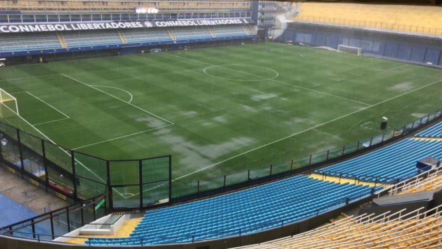 ¿Corre riesgo la Superfinal? Una comitiva de la Conmebol recorre la cancha y existe la posibilidad de retrasar el arranque del partido