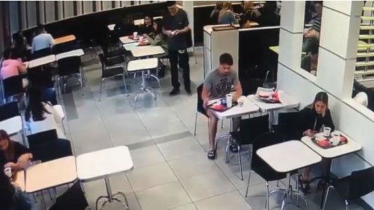 Relajados y con otra ropa, los rugbiers fueron a comer hamburguesas tras matar a Fernando