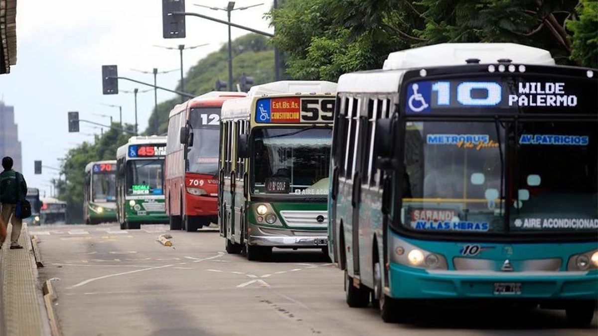 Menos colectivos en la calle y mayores demoras complican el servicio en el AMBA. (Foto: archivo).