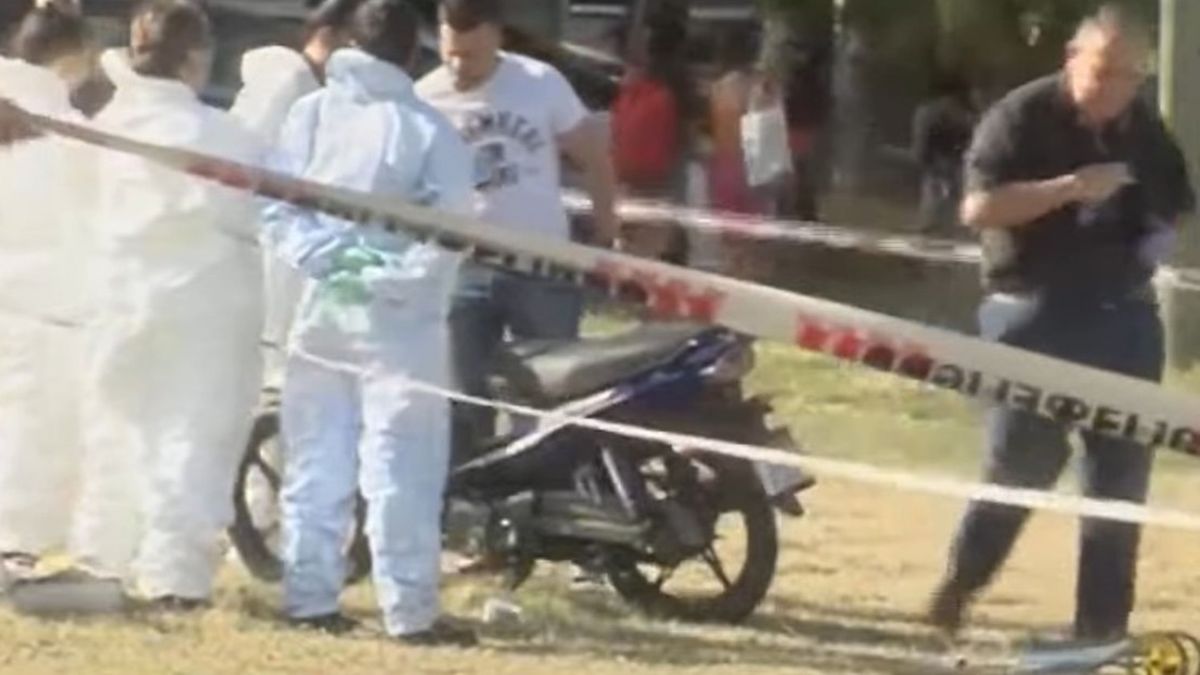 Asesinaron de un balazo a un joven de 27 años para robarle la moto en Lanús. (Captura de Crónica TV)