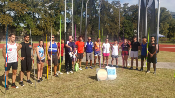 En un emotivo acto, la Federación Atlética Metropolitana homenajeó a Braian Toledo en el CeNARD