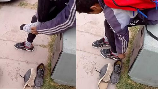 Video: un hombre le regaló sus zapatillas a un chico que calzaba unas con cartón