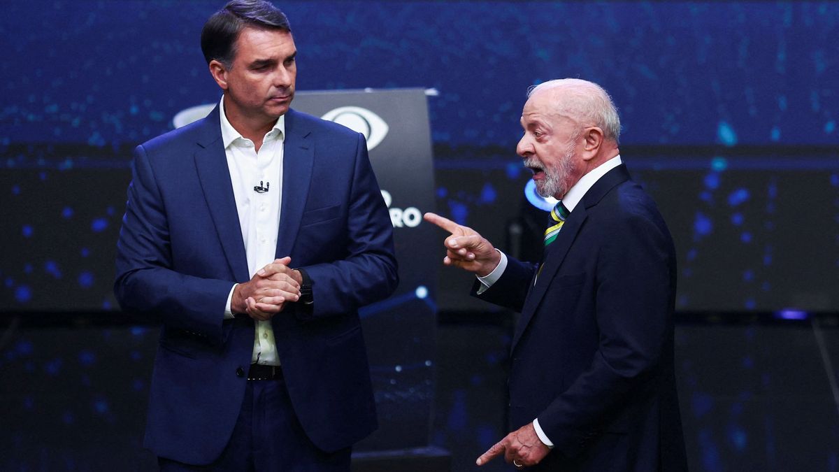 El debate entre Lula y Bolsonaro. Las encuestas están al rojo vivo en Brasil a 6 días de la segunda vuelta. (Foto: Reuters)&nbsp;