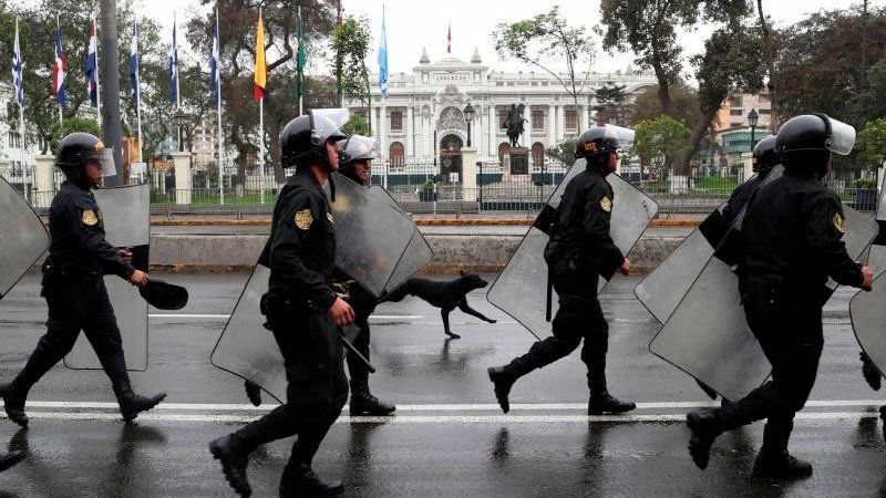Perú: renunció Aráoz como vicepresidenta de Vizcarra pero reconoce la autoridad del Congreso