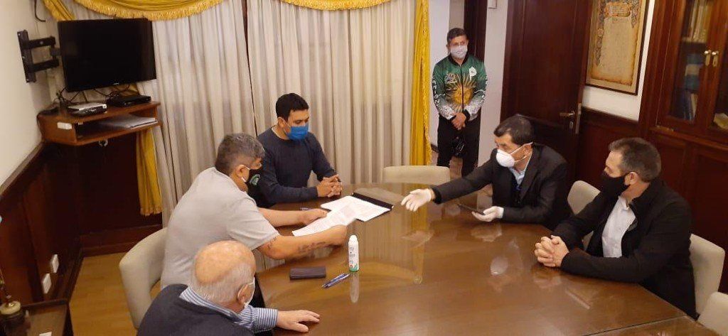 Camioneros arregló paritarias por 30% con un bono de fin de año y una cláusula de revisión en febrero