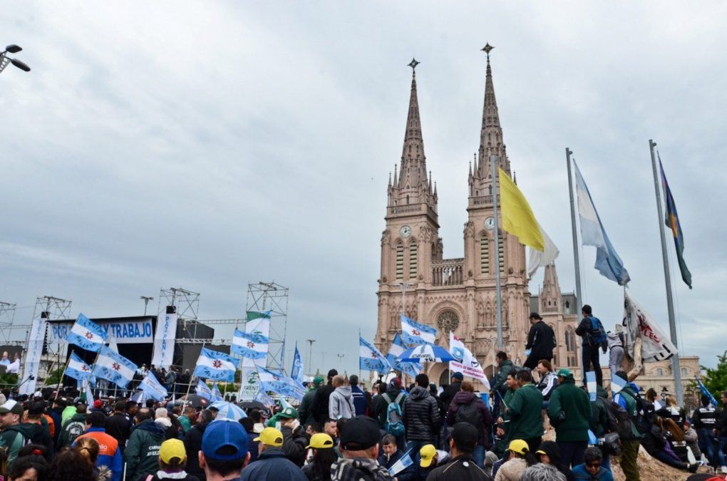 Estalló la interna en la Iglesia: el obispo de Humahuaca dijo que le cayó fatal la misa de Luján