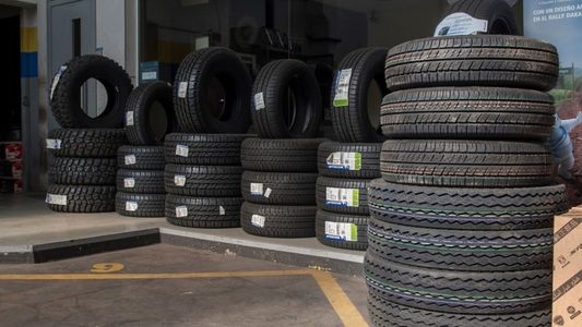 Preocupación del sector automotriz por las restricciones en las importaciones de neumáticos