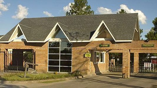 Un grupo comando entró a un country en Canning y desvalijó a dos familias