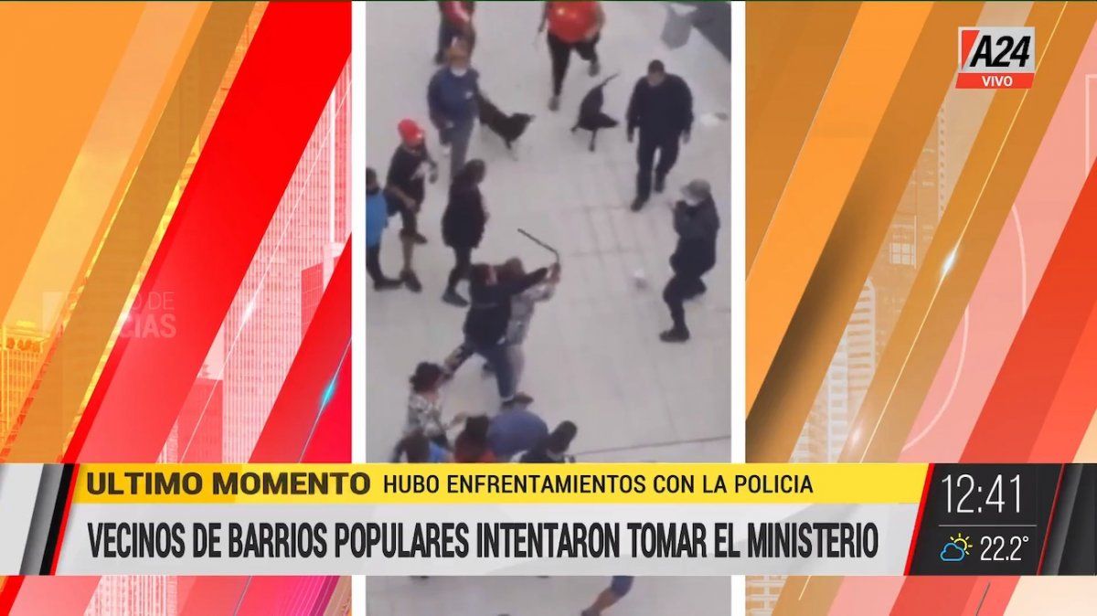 Los manifestantes se enfrentaron a golpes con la Policía de la Ciudad (Foto: captura de TV).