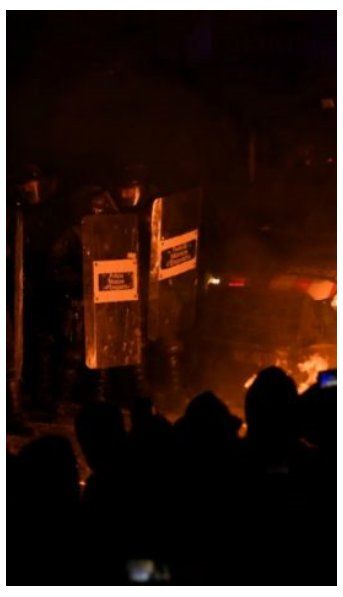 Otro día de batalla campal en Barcelona tras la condena a los independentistas: 40.000 personas coparon las calles