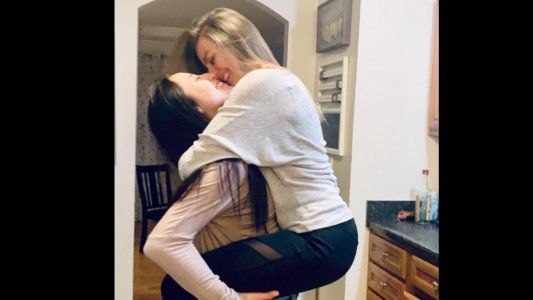 Conmoción: se iban a casar y las encuentran muertas dentro del auto