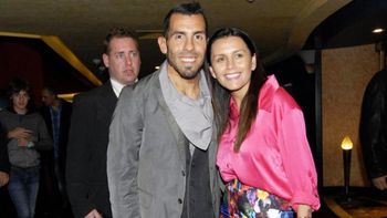 ¡Carlitos Tevez cantó cumbia en su casamiento!