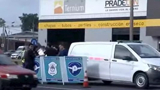 Quiso cruzar a pie la Panamericana, lo embistió un auto a toda velocidad y murió en el acto