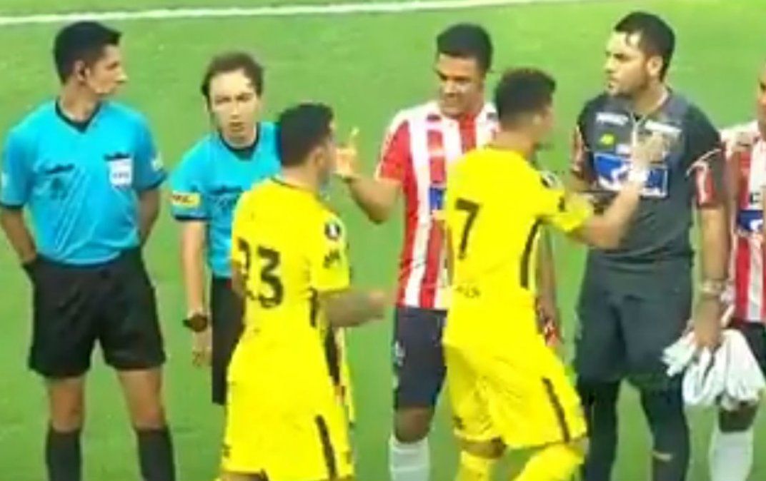 Boca-Junior: el video del momento en que Carlos Tevez le niega el saludo a Teo Gutiérrez