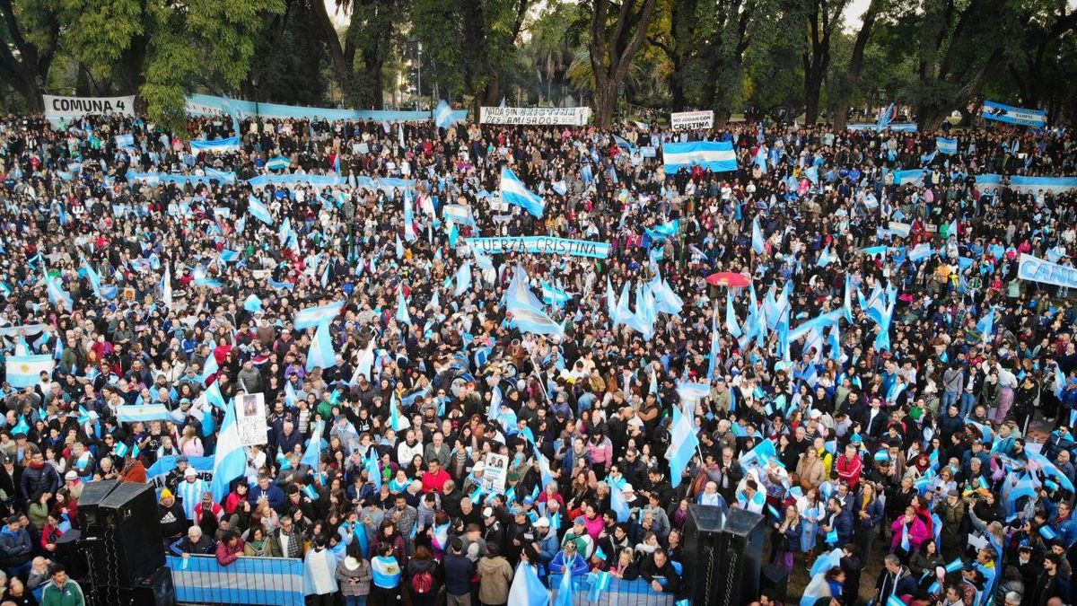 Cristina le pidió a la militancia que no vaya a su casa. (Foto: prensa CFK).