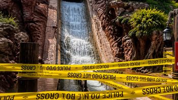 Terror en Disney: se filtró el video del niño que cayó de una atracción en pleno recorrido
