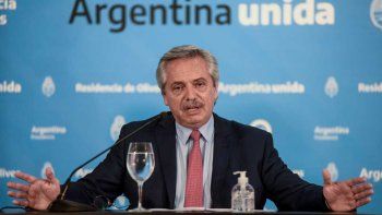 En redes, Alberto Fernández capitalizaba la crisis del coronavirus: ¿lo afectará la crisis bancaria?